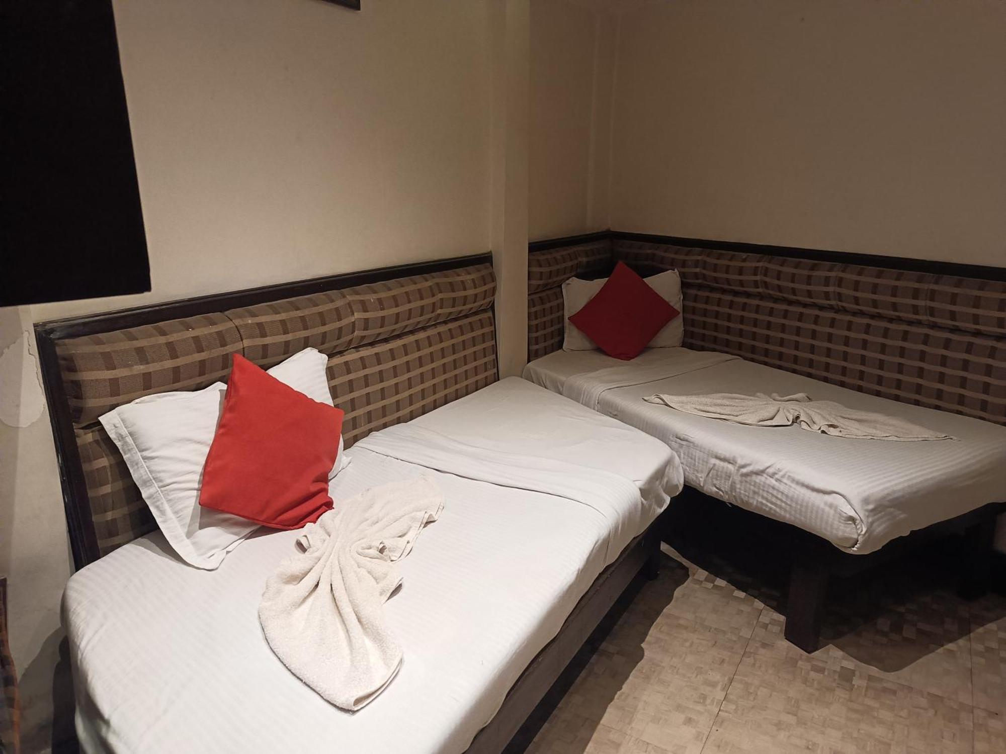 Hotel Serene Шилонг Екстериор снимка