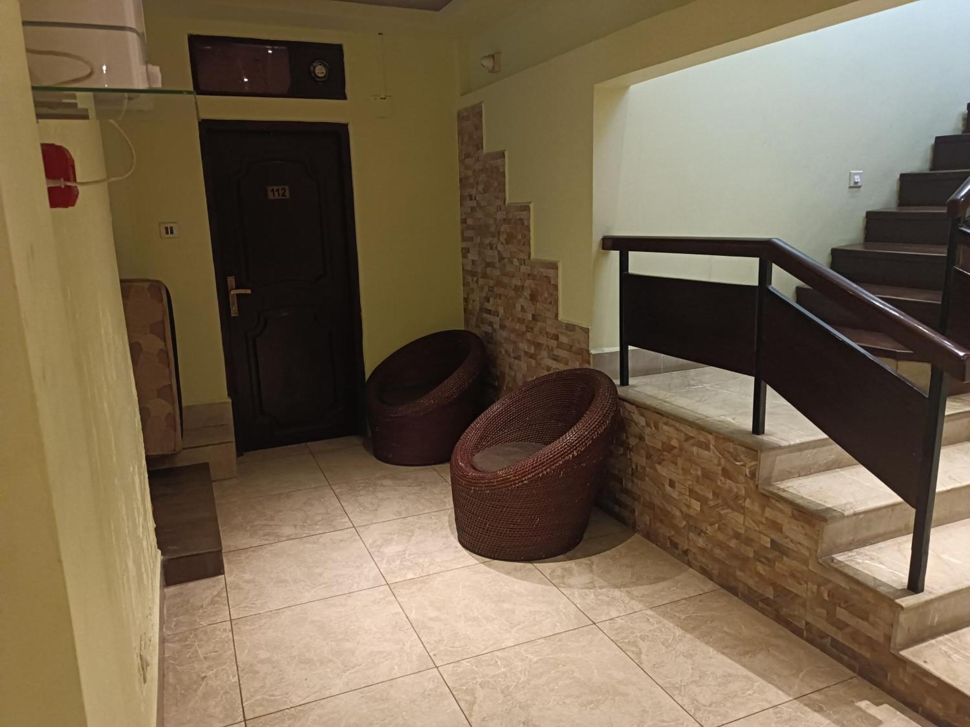 Hotel Serene Шилонг Екстериор снимка