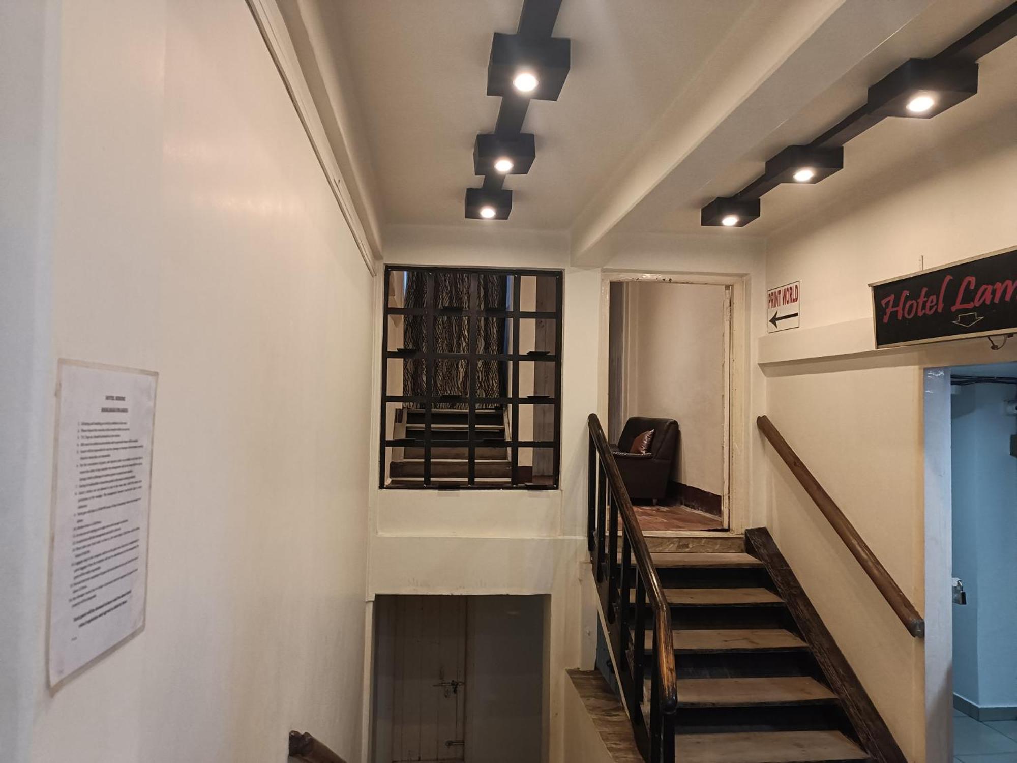 Hotel Serene Шилонг Екстериор снимка